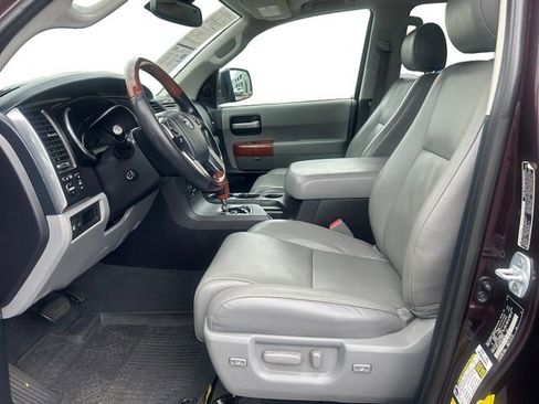 Used 2019 Toyota Sequoia Platinum AWD/4WD image 10