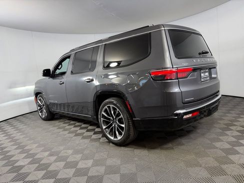 Used 2023 Jeep Wagoneer Series III w/ Premium Group I AWD/4WD image 9