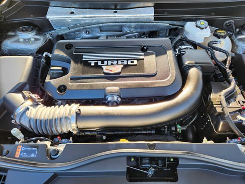 Certified 2024 Cadillac XT4 Premium Luxury image 30