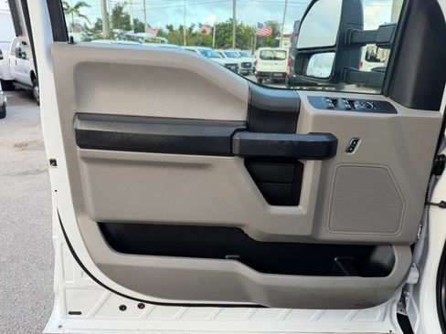 Used 2017 Ford F450 XL w/ Power Equipment Group AWD/4WD image 9