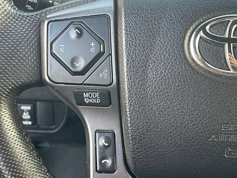 Used 2021 Toyota Tacoma TRD Off-Road w/ Technology Package AWD/4WD image 17