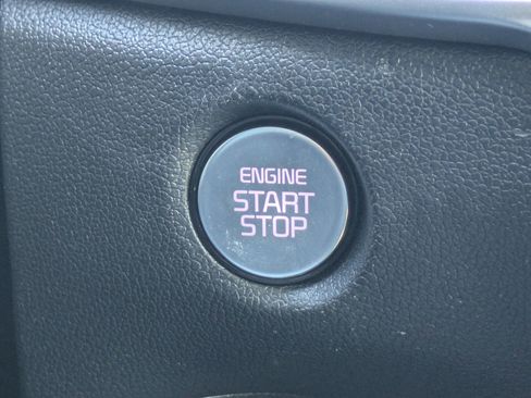 Used 2024 Kia Sorento EX w/ Panoramic Sunroof Package image 17