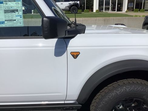 New 2026 Ford Bronco Badlands AWD/4WD image 9