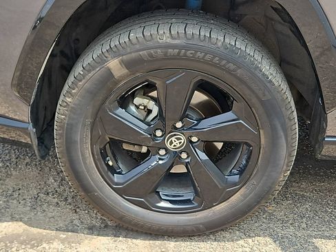 Used 2021 Toyota RAV4 XSE AWD/4WD image 14