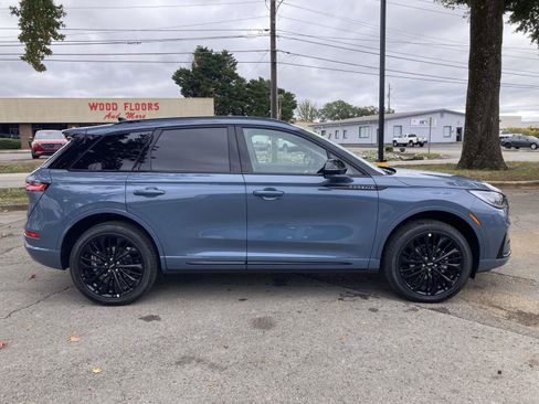 New 2026 Lincoln Corsair Premiere image 2