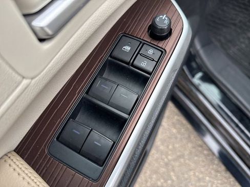 Certified 2024 Toyota Sienna XLE image 25