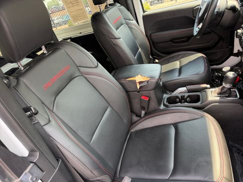 Used 2018 Jeep Wrangler Rubicon AWD/4WD image 19