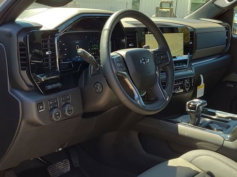New 2026 Chevrolet Silverado 1500 ZR2 image 10