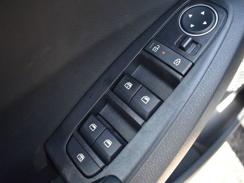 New 2026 Kia Seltos S FWD image 19
