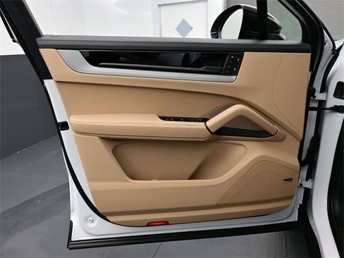 New 2026 Porsche Cayenne E-Hybrid Coupe image 7