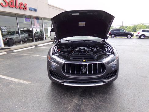 Used 2017 Maserati Levante w/ Luxury Package AWD/4WD image 35