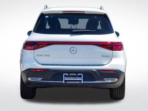 Used 2024 Mercedes-Benz EQB 300 4MATIC image 6