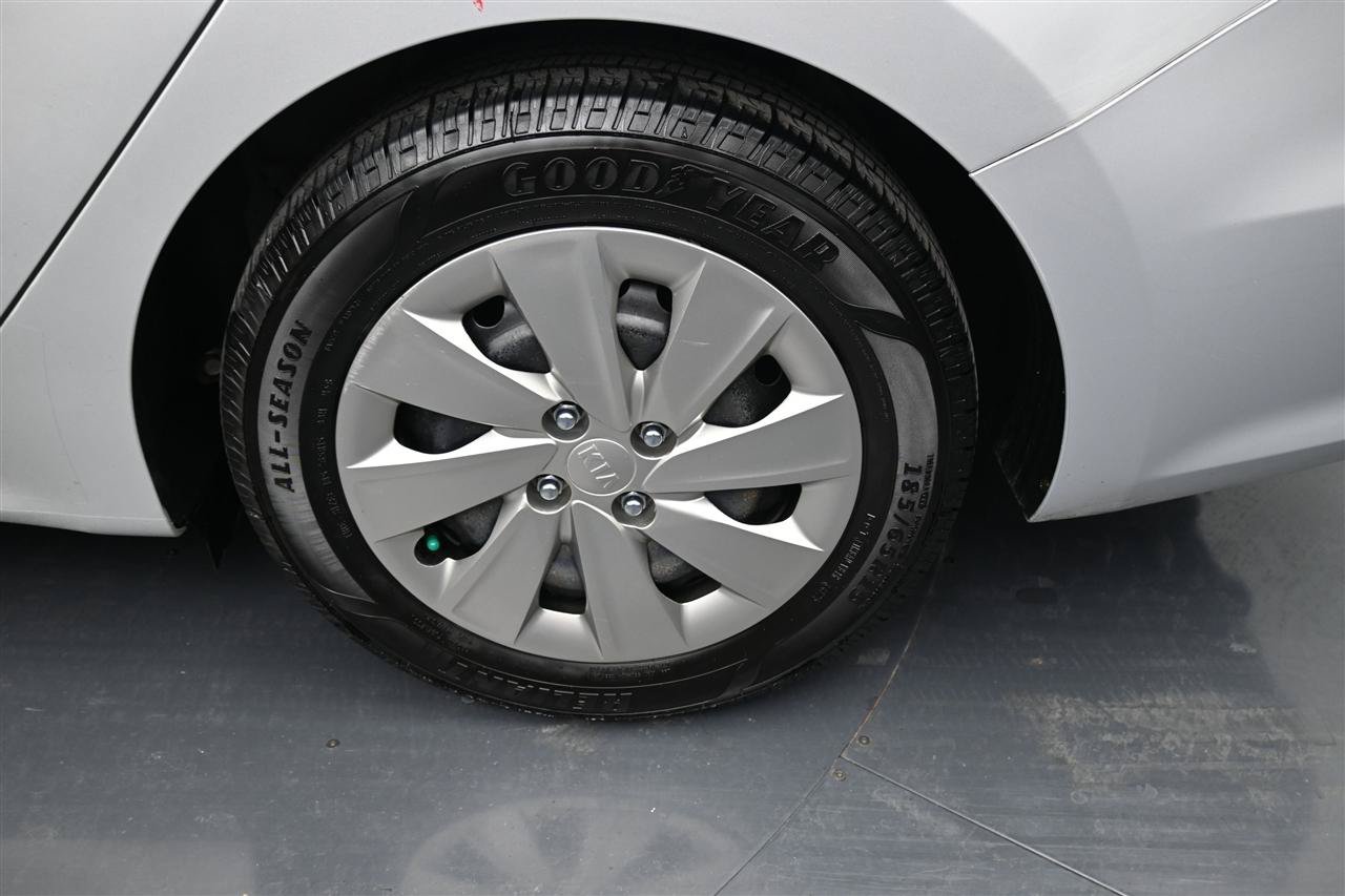 Used 2018 Kia Rio S FWD image 17