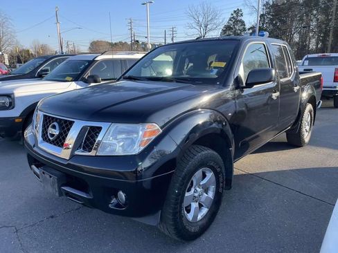 Used 2013 Nissan Frontier SV w/ SV Value Truck Pkg image 3