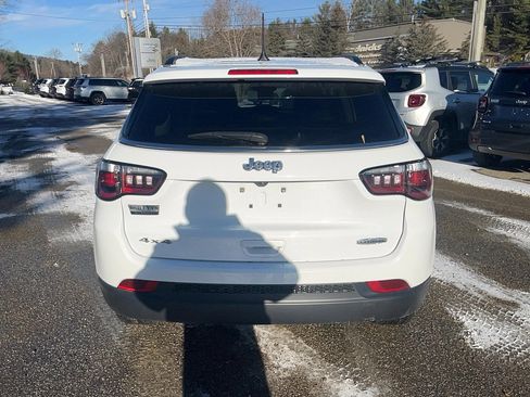 Certified 2022 Jeep Compass Latitude w/ Convenience Group image 5