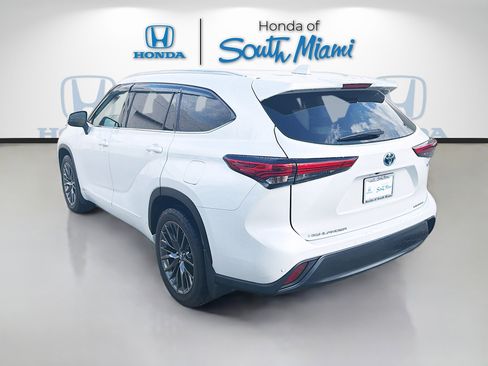 Used 2022 Toyota Highlander Limited image 5