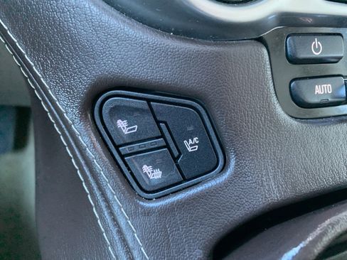 Used 2016 Chevrolet Suburban LTZ image 27