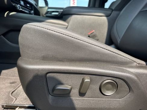 Used 2025 Chevrolet Tahoe LT AWD/4WD image 16