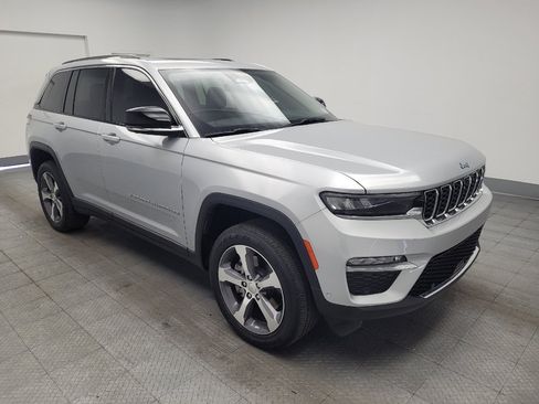 Used 2022 Jeep Grand Cherokee Limited 4xe w/ Luxury Tech Group II AWD/4WD image 13