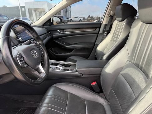 Used 2021 Honda Accord Touring image 9