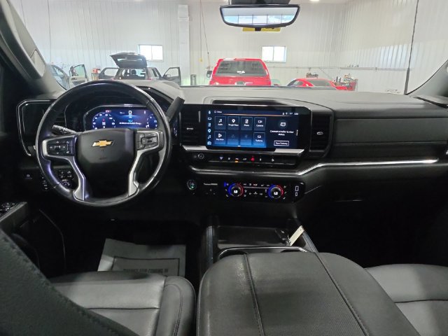 Used 2025 Chevrolet Silverado 3500 LTZ w/ LTZ Premium Package AWD/4WD image 9