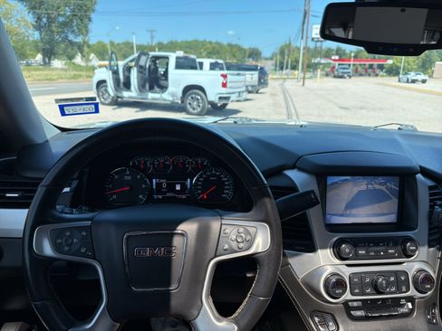 Used 2019 GMC Yukon SLT w/ Premium Edition RWD image 11