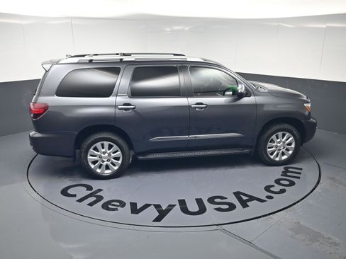 Used 2020 Toyota Sequoia Platinum image 33
