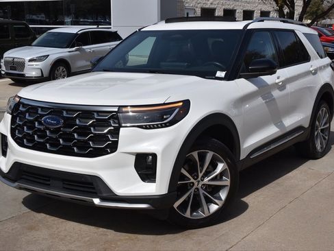 Certified 2025 Ford Explorer Platinum w/ Ultimate Package image 41