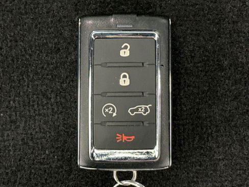 Used 2023 Jeep Grand Cherokee Overland w/ Adv Protech Group III AWD/4WD image 26
