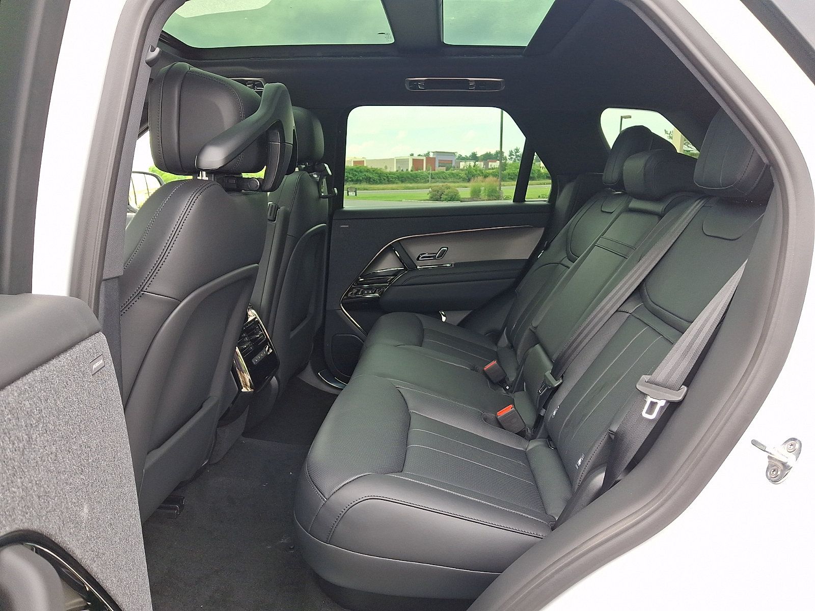 New 2026 Land Rover Range Rover Sport SE AWD/4WD image 7