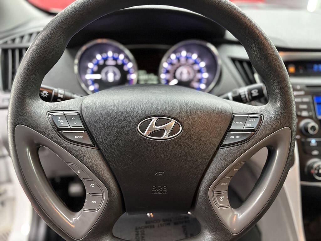 Used 2014 Hyundai Sonata GLS FWD image 16