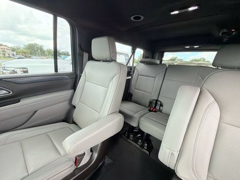 Used 2023 GMC Yukon XL SLT RWD image 14