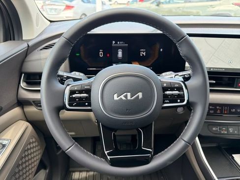 New 2026 Kia Carnival EX FWD image 10