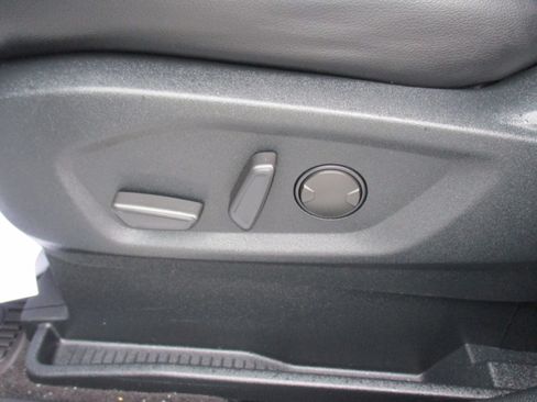 Used 2020 Ford Edge Titanium w/ Equipment Group 301A image 17