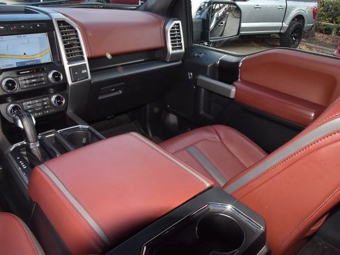 Used 2020 Ford F150 Platinum w/ Equipment Group 701A Luxury image 17