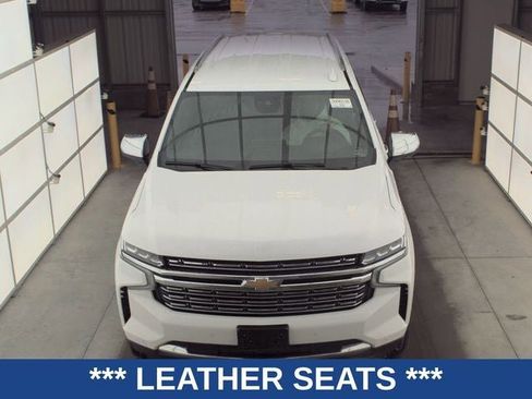 Used 2023 Chevrolet Suburban Premier image 3