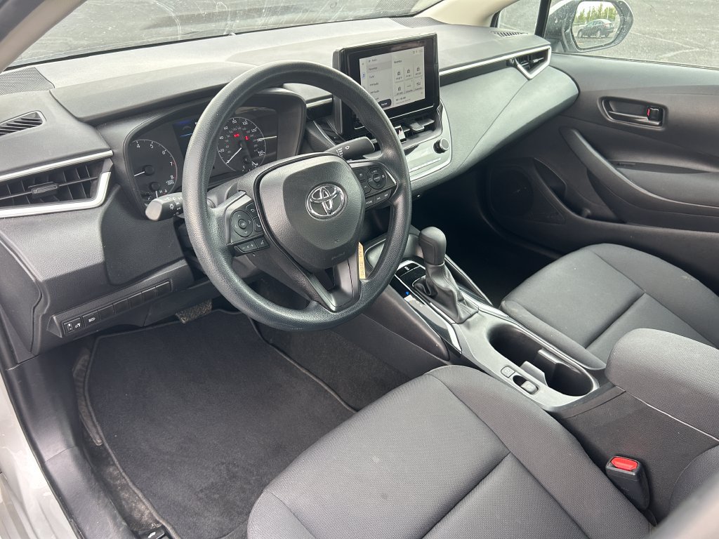 Used 2025 Toyota Corolla LE FWD image 19