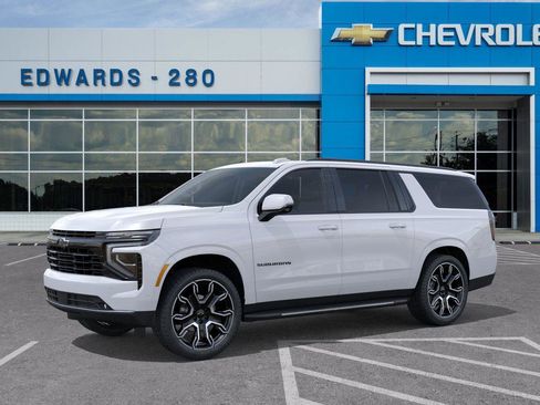 New 2026 Chevrolet Suburban RST image 2