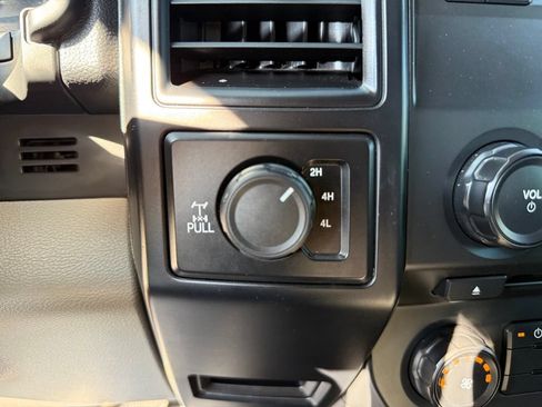Used 2017 Ford F150 XL w/ Equipment Group 101A Mid AWD/4WD image 34