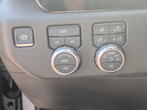 Used 2025 GMC Sierra 1500 SLT AWD/4WD image 26