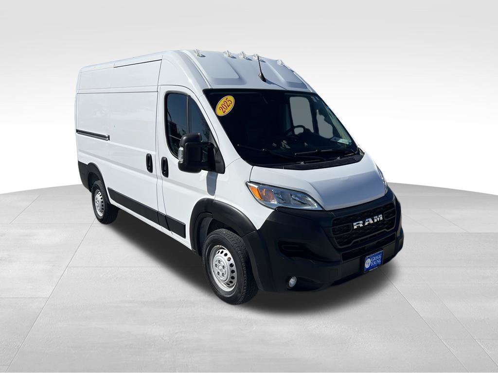 Used 2025 RAM ProMaster 2500 w/ Convenience Group FWD image 9