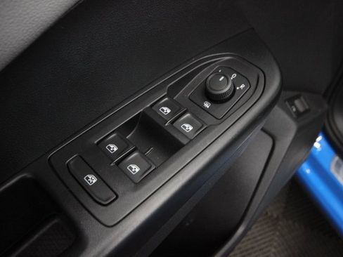 Used 2022 Volkswagen Taos SE image 13