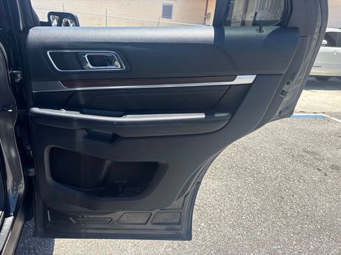 Used 2017 Ford Explorer Limited w/ Equipment Group 301A FWD image 17