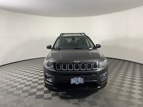 Used 2018 Jeep Compass Latitude image 4