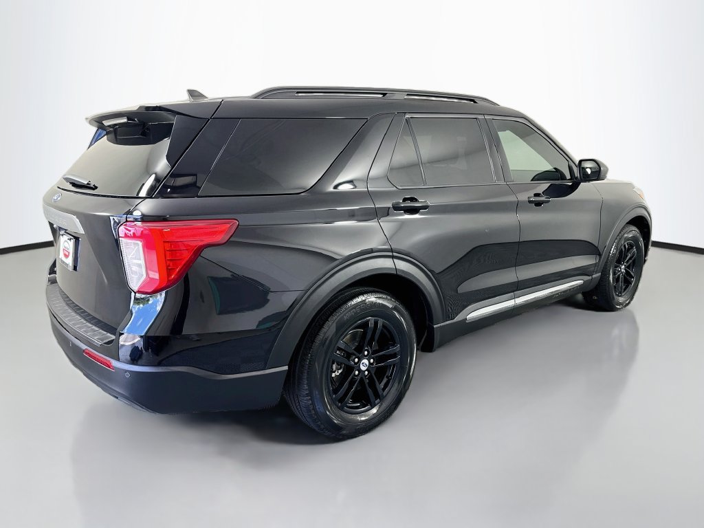 Used 2024 Ford Explorer XLT RWD image 5