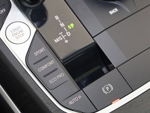 Used 2022 BMW 330i xDrive Sedan w/ M Sport Package image 26