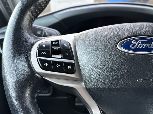 Used 2022 Ford Explorer XLT w/ Equipment Group 202A image 29
