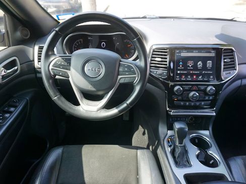 Used 2020 Jeep Grand Cherokee Altitude image 6