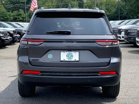Certified 2023 Jeep Grand Cherokee Altitude AWD/4WD image 4