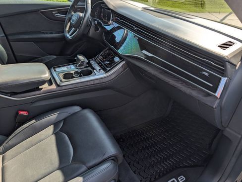 Used 2019 Audi Q8 Prestige AWD/4WD image 36